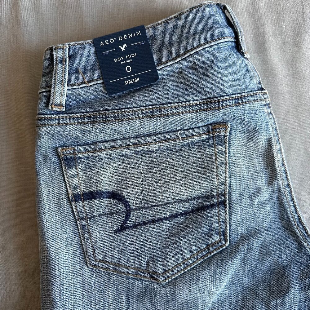 American Eagle Light Wash Denim Shorts – Rolled Hem Stretch Jean Shorts
